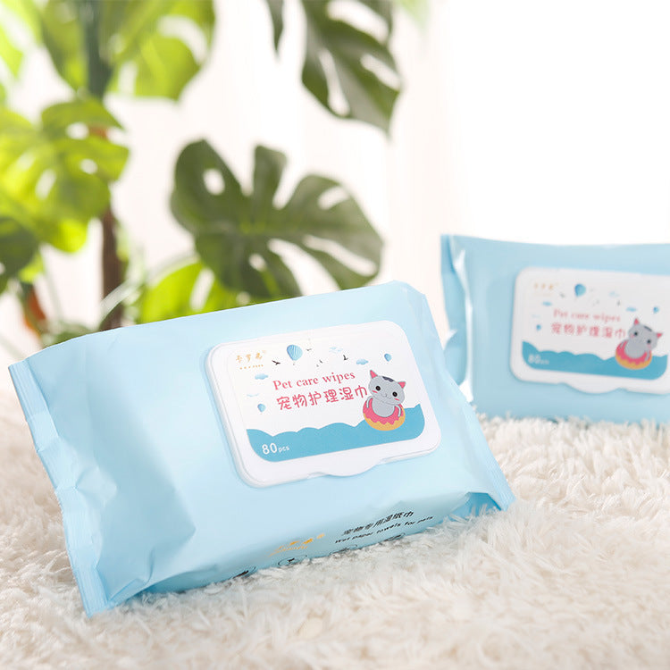 Sterilize ear wipes for dogs and cats to remove tears