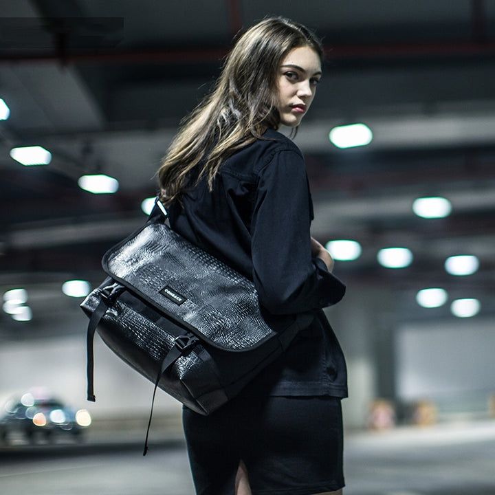 Comepack all black fashion large fashion postman bag